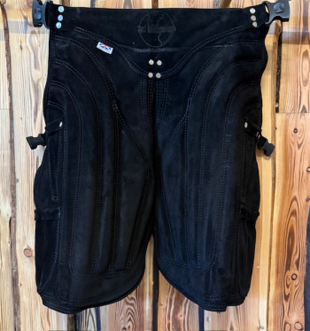 3rd Millennium Schürze Lightweight Synthetic-Leder kurz